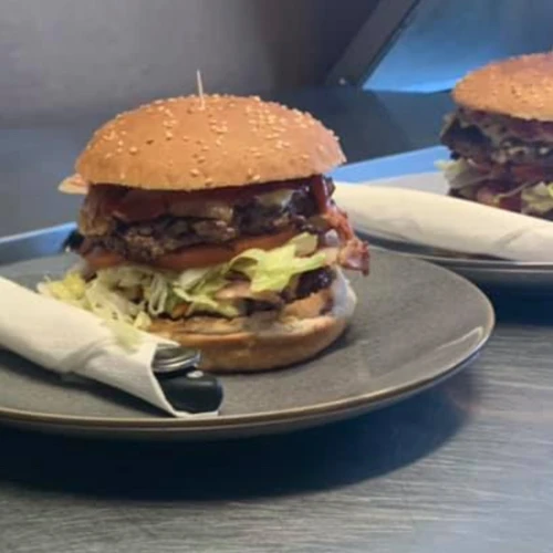cafes__3055_GG Burgers